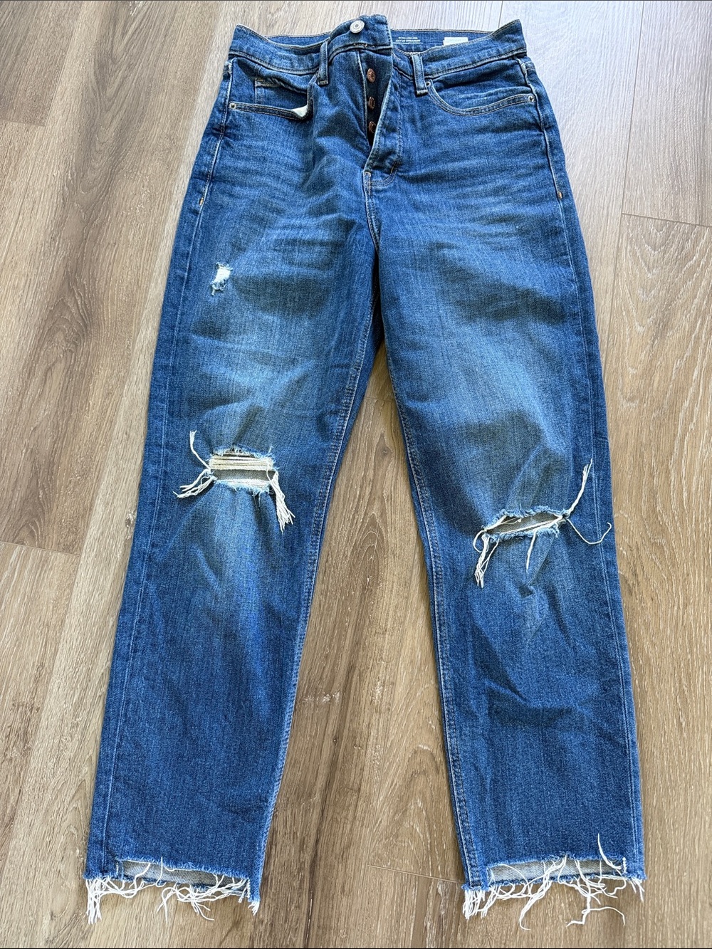 Old Navy Extra High Rise Sky-Hi Straight Leg Distressed Jeans